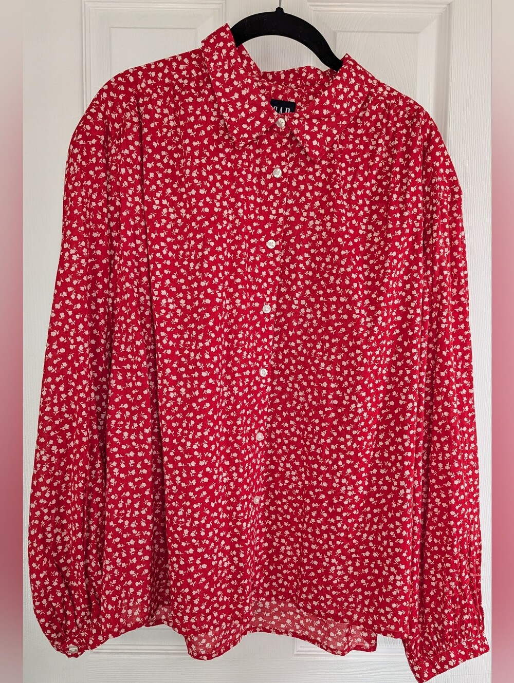 GAP Red & White Floral Button Down Shirt - Size L
